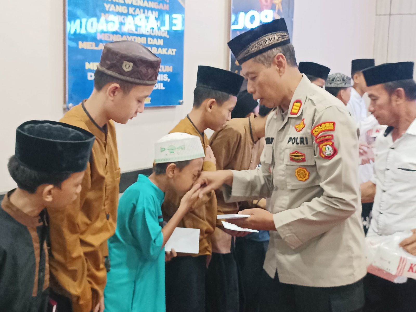 Kapolsek Kelapa Gading Gelar Pengajian dan Santunan Anak Yatim