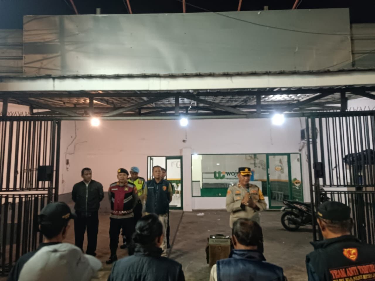 Polsek Koja Gelar Apel Kegiatan Rutin yang Ditingkatkan (KRYD) untuk Antisipasi Gangguan Kamtibmas