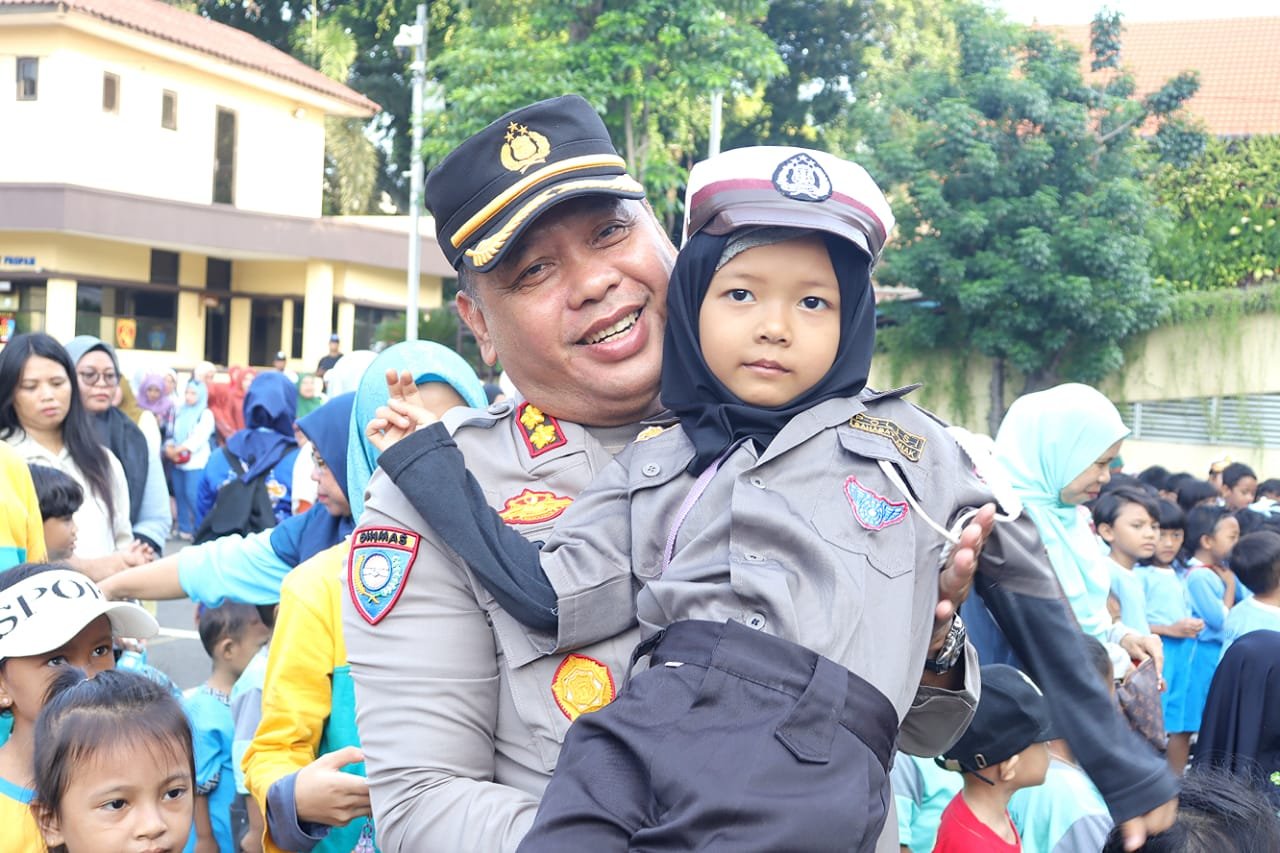 Polres Metro Jakarta Utara Gelar Kegiatan Polisi Sahabat Anak (POLSANAK)