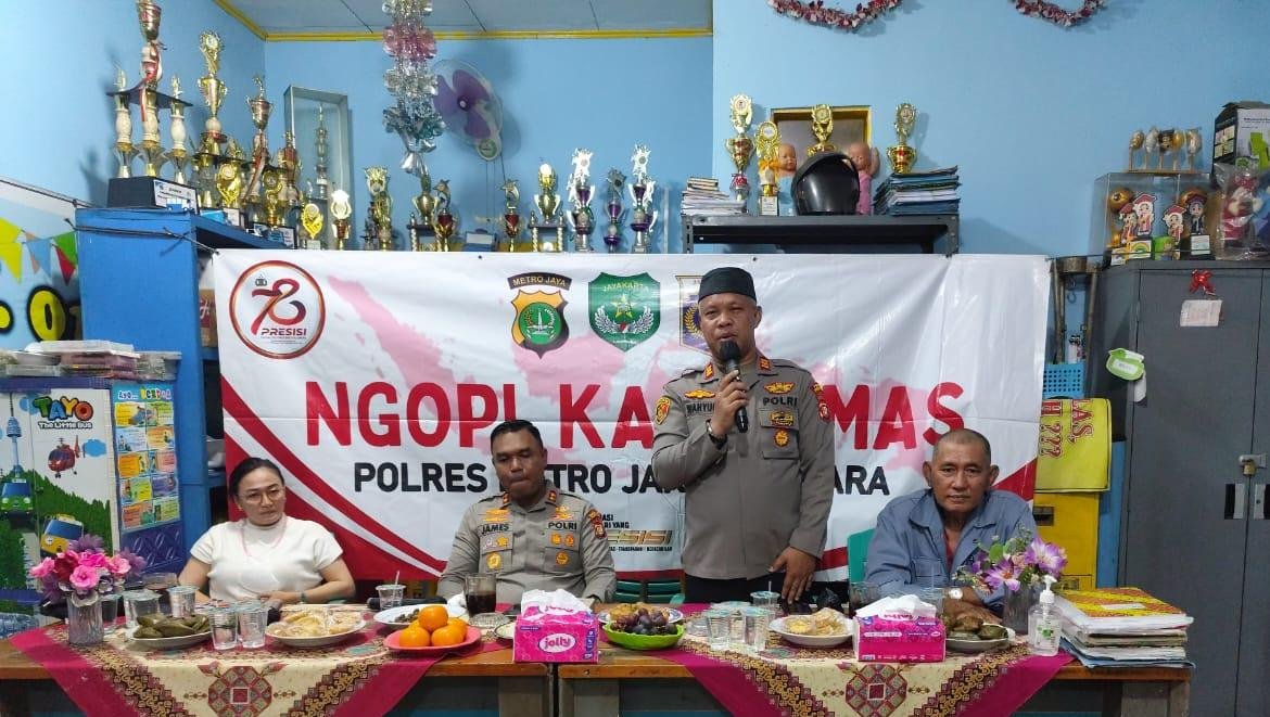 Ngopi Kamtibmas di Pademangan Barat, Polisi dan Warga Bersinergi Ciptakan Keamanan Lingkungan