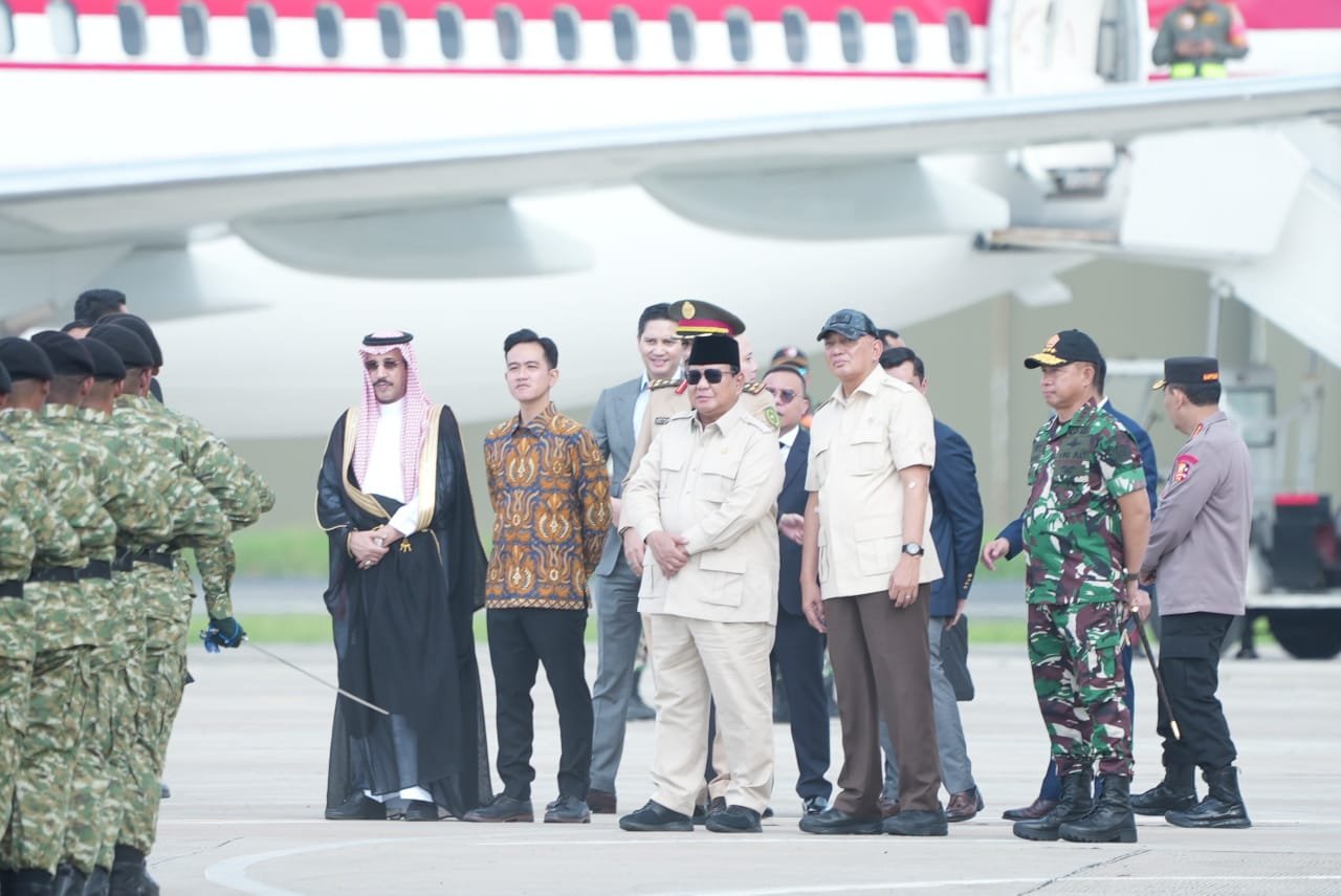 Panglima TNI Dampingi Presiden RI Tinjau Kesiapan Kontingen Parade Dan Defile untuk Prancis