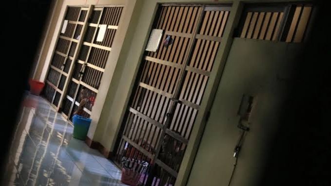 Keluarga Tahanan Polda Metro Jaya Keluhkan Wajib Bayar Pungutan Rp100.000 Saat Menjenguk